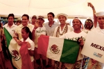 ISA President Fernando Aguerre with Team Mexico. Credit: ISA / Michael Tweddle