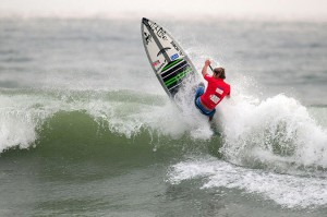 Collin McPhillips (USA) put on an amazing display of SUP Surfing scoring the second highest total heat score of the event with 15.00 points. Photo: ISA/Tweddle