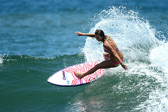 In preparation for the start of the ISA World Masters Surfing Championship, 2011’s Women’s Masters Gold Medalist, Layne Beachley (AUS) warmed up in the amazing waves of Montañita. Photo: ISA/Michael Tweddle